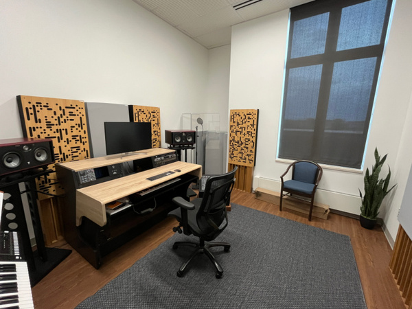 Electronic music studio